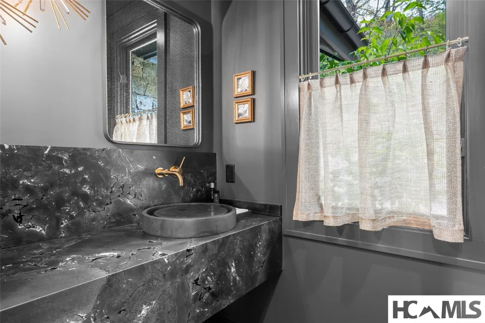 96 Moltz Court Lake Toxaway, NC 28747