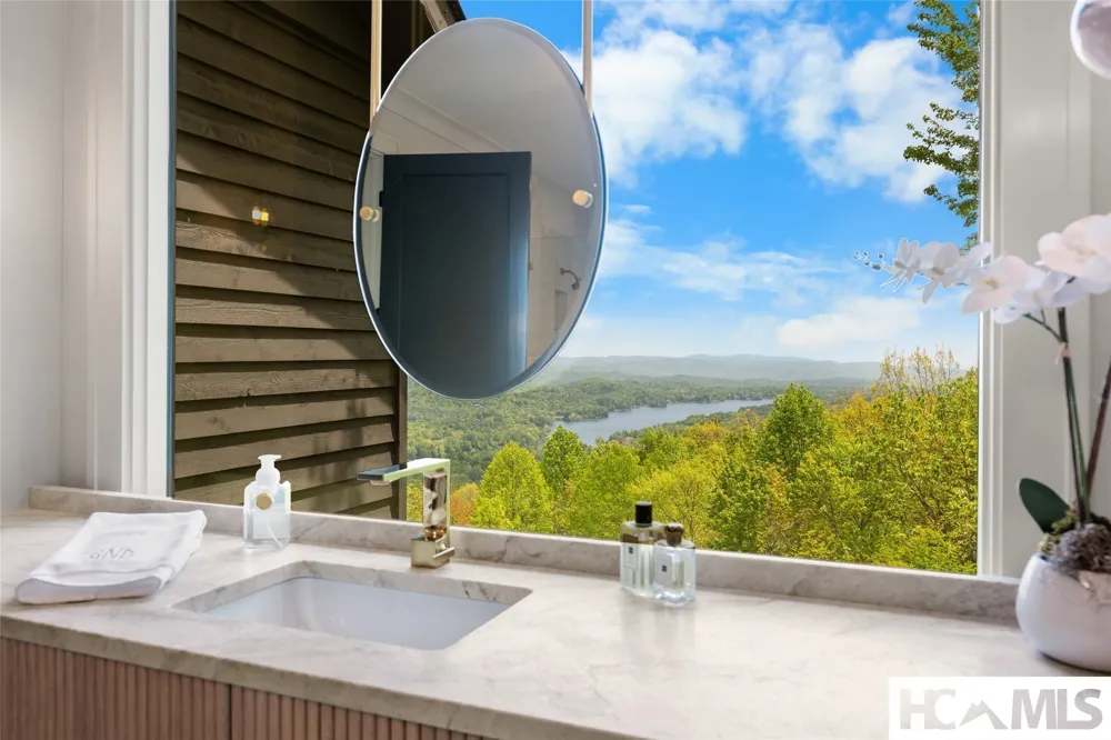 96 Moltz Court Lake Toxaway, NC 28747