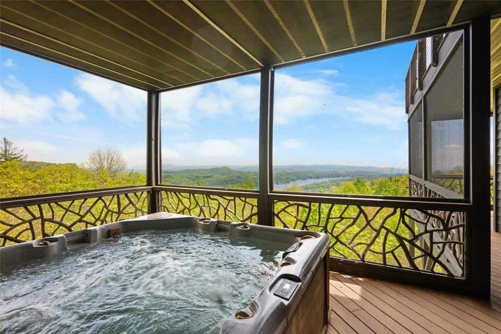 96 Moltz Court Lake Toxaway, NC 28747