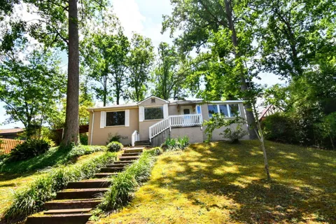 2312 Laurel Lane