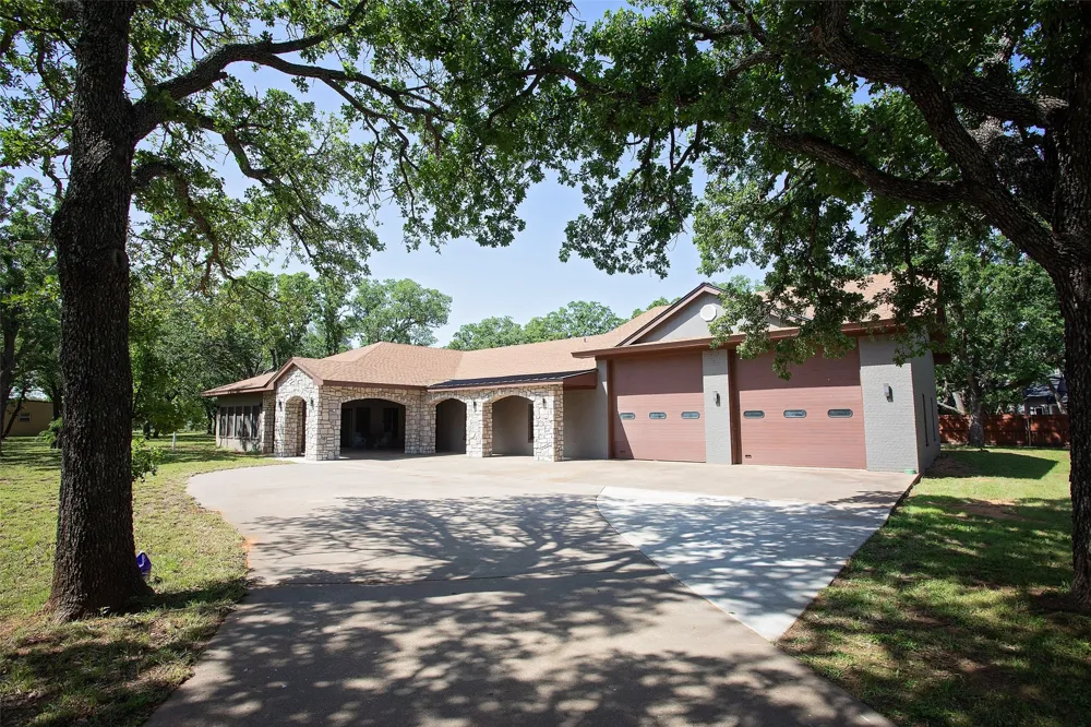 162 Eastledge Drive Graham, TX 76450