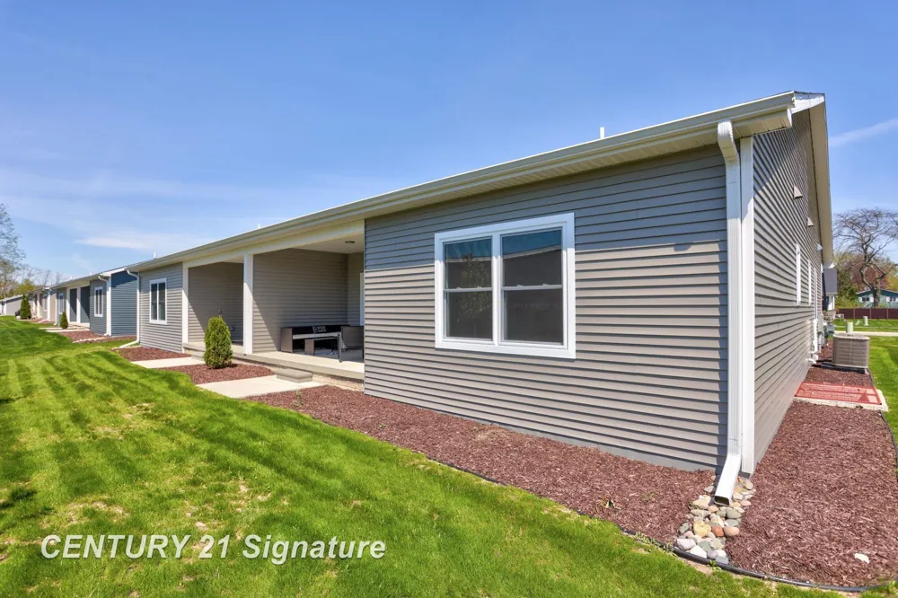 4086 Woodburn Court Saginaw Charter Township, MI 48603