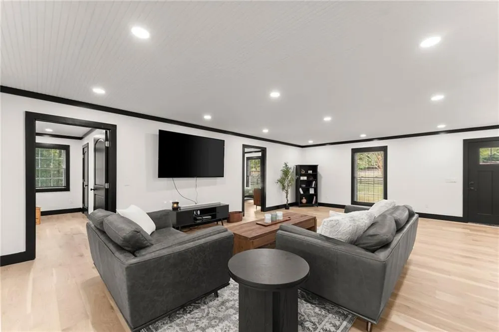 6147 Dahlonega Highway Clermont, GA 30527