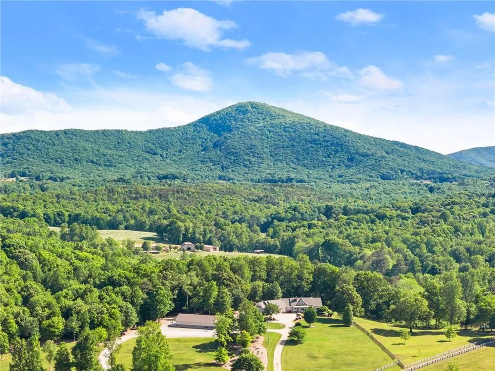 6147 Dahlonega Highway Clermont, GA 30527