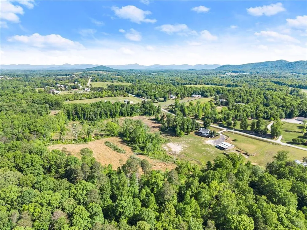 6147 Dahlonega Highway Clermont, GA 30527