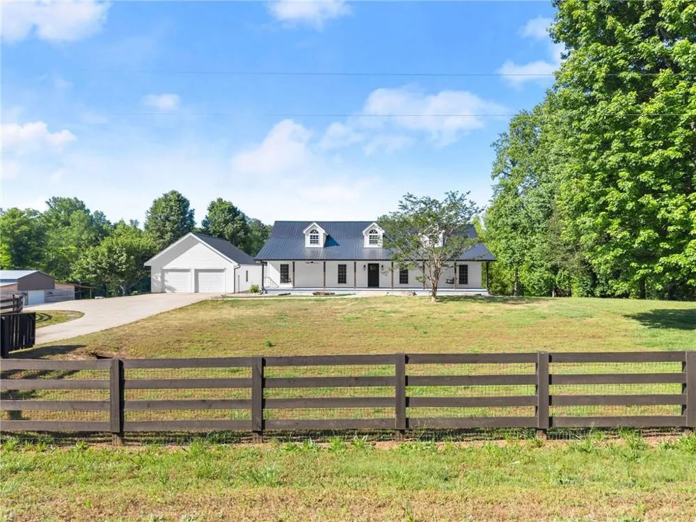 6147 Dahlonega Highway Clermont, GA 30527