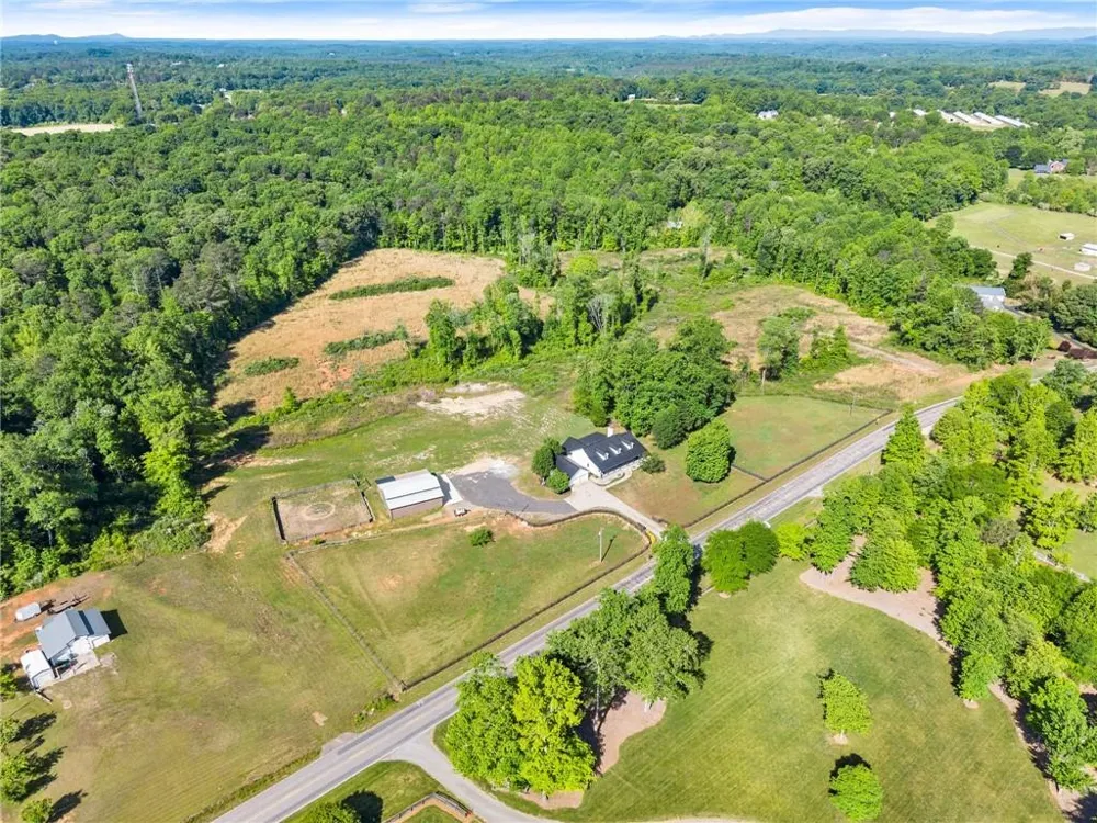 6147 Dahlonega Highway Clermont, GA 30527