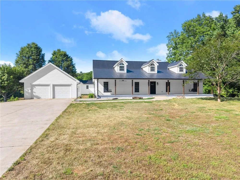 6147 Dahlonega Highway Clermont, GA 30527