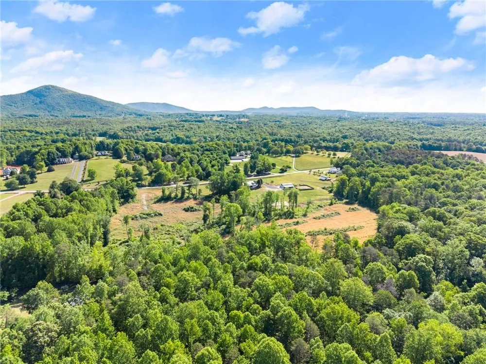6147 Dahlonega Highway Clermont, GA 30527