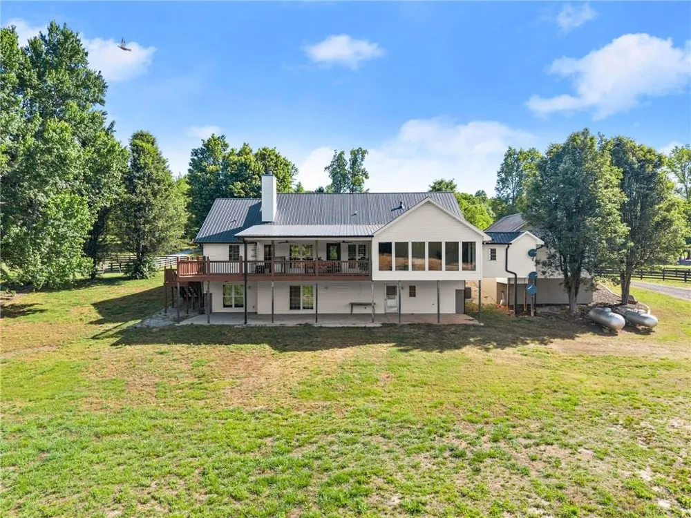 6147 Dahlonega Highway Clermont, GA 30527