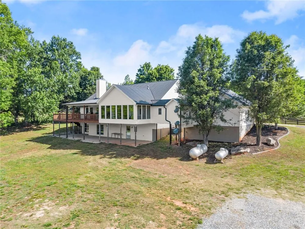 6147 Dahlonega Highway Clermont, GA 30527