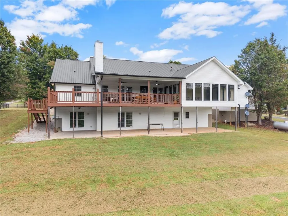 6147 Dahlonega Highway Clermont, GA 30527