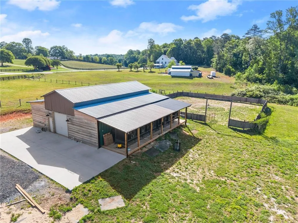 6147 Dahlonega Highway Clermont, GA 30527