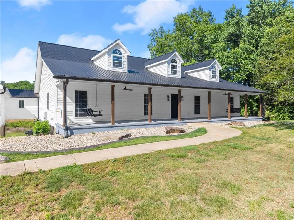 6147 Dahlonega Highway Clermont, GA 30527