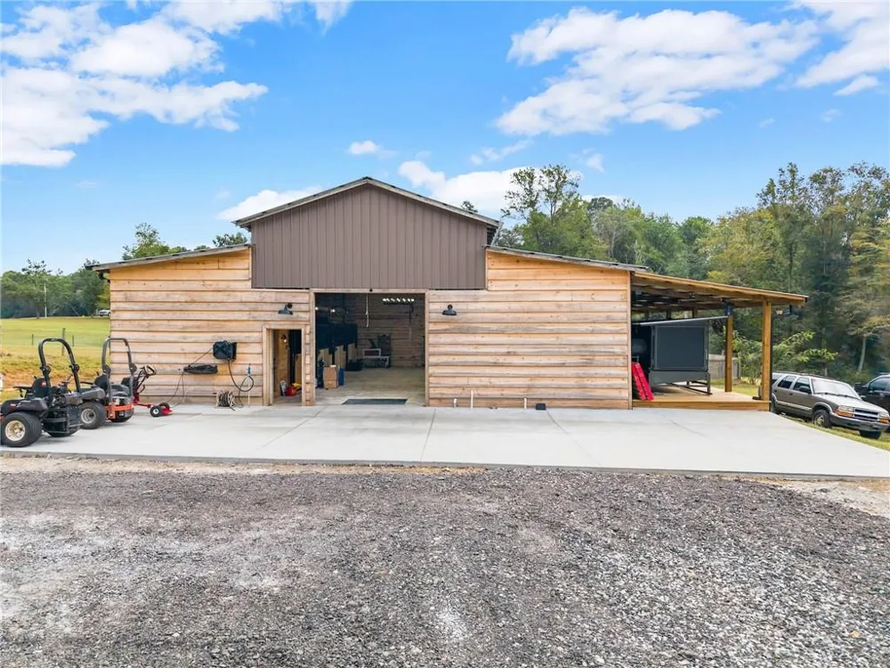 6147 Dahlonega Highway Clermont, GA 30527