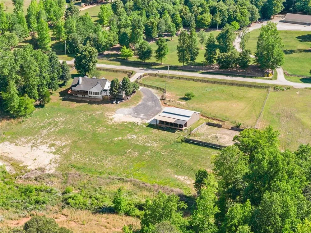 6147 Dahlonega Highway Clermont, GA 30527