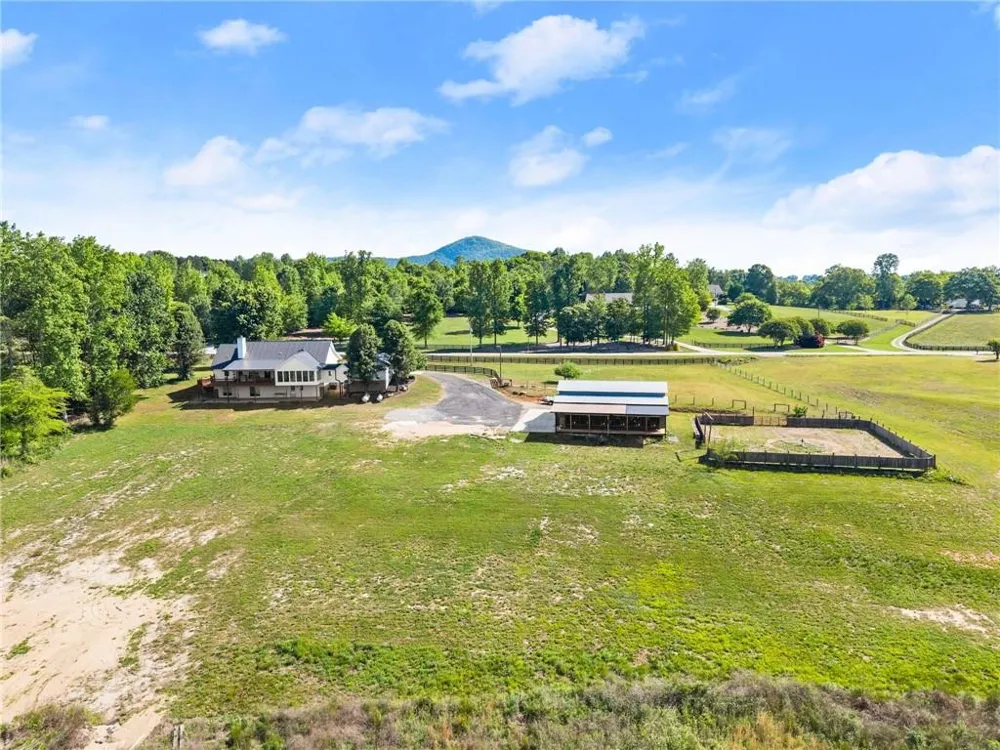 6147 Dahlonega Highway Clermont, GA 30527