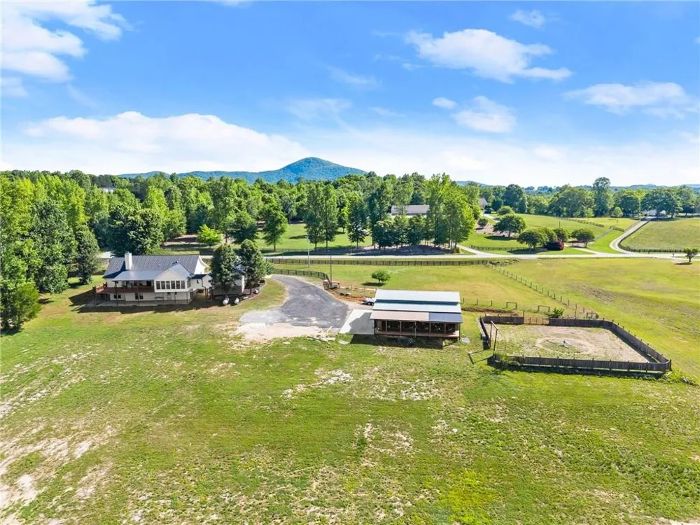 6147 Dahlonega Highway Clermont, GA 30527