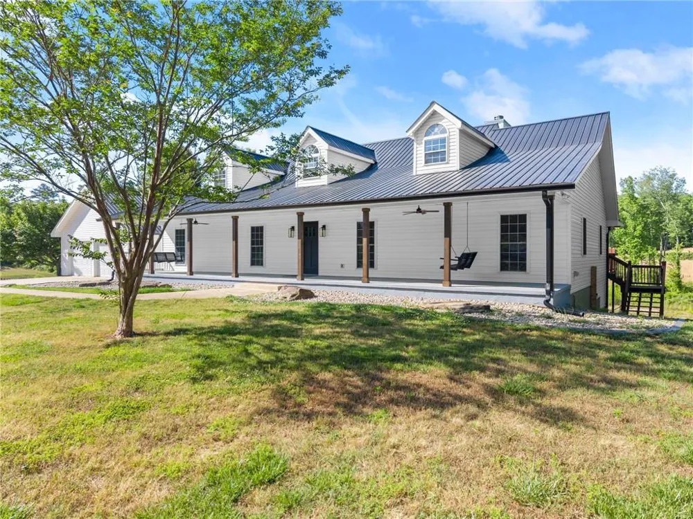 6147 Dahlonega Highway Clermont, GA 30527