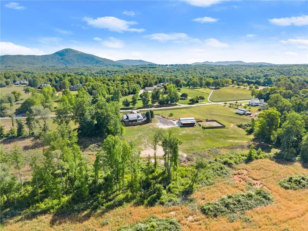 6147 Dahlonega Highway Clermont, GA 30527