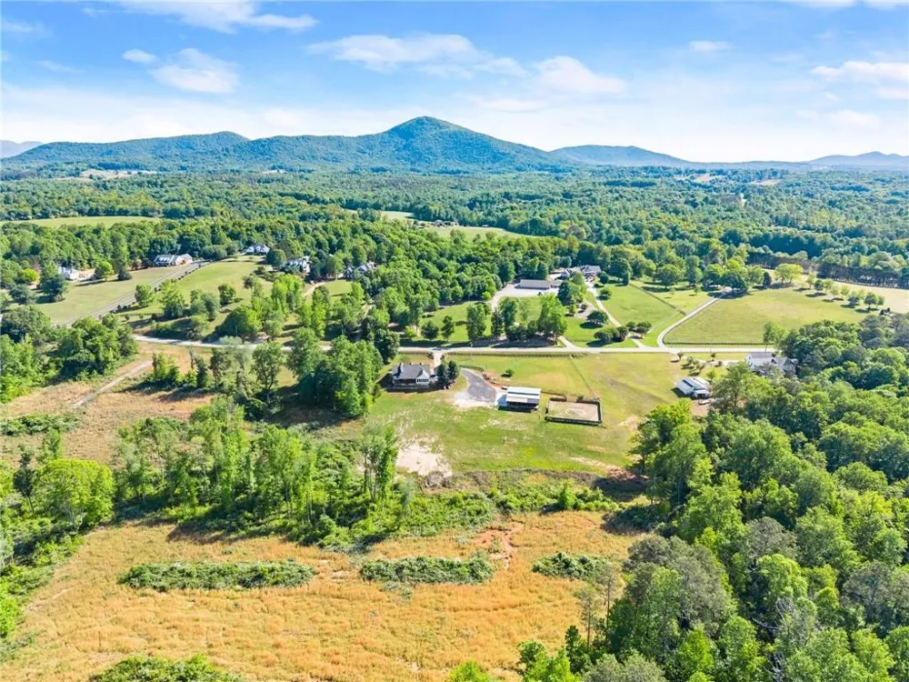 6147 Dahlonega Highway Clermont, GA 30527