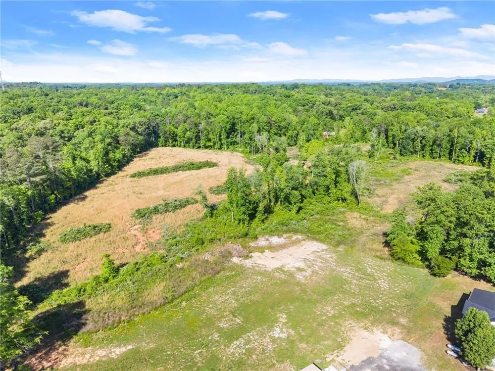 6147 Dahlonega Highway Clermont, GA 30527