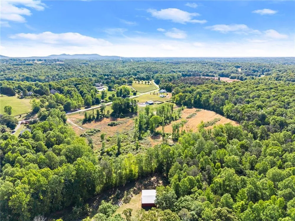6147 Dahlonega Highway Clermont, GA 30527