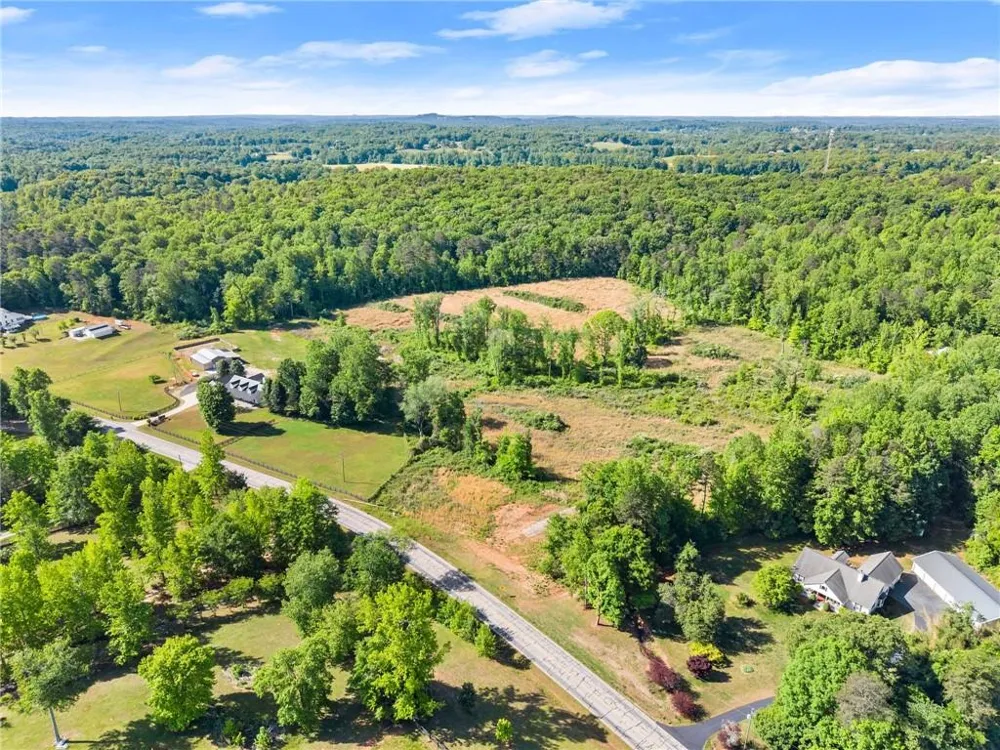 6147 Dahlonega Highway Clermont, GA 30527