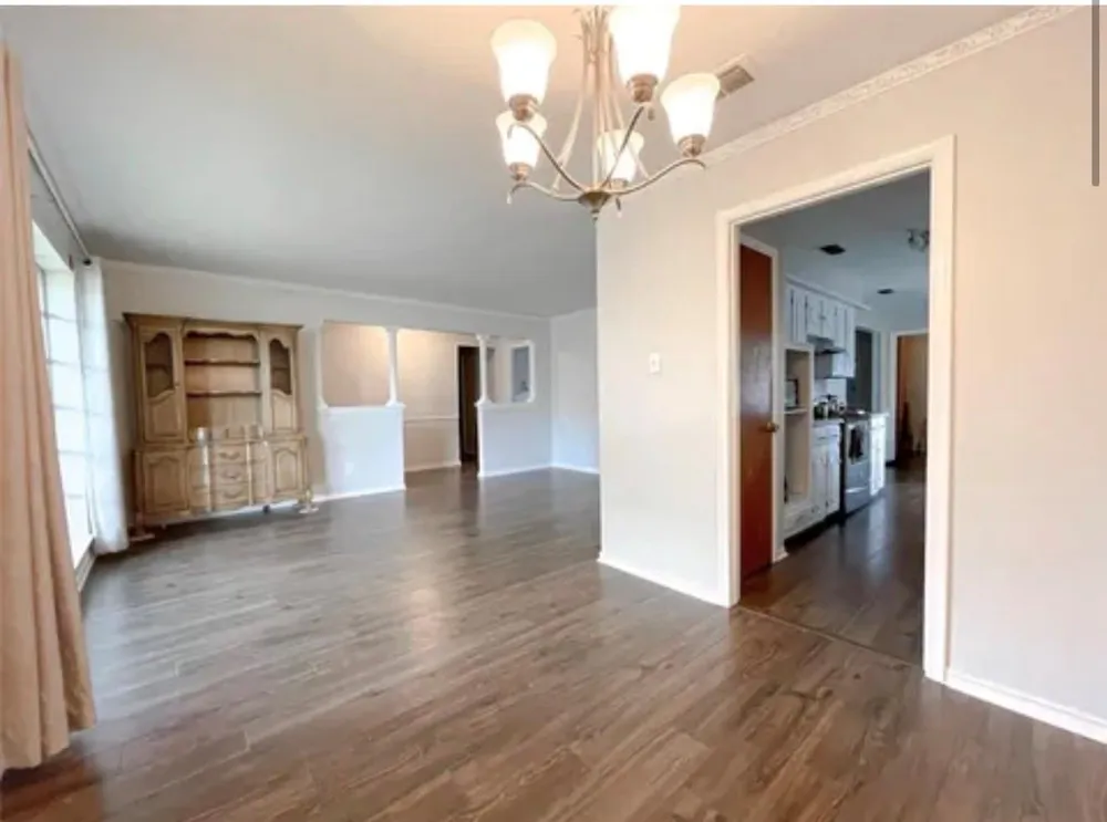 1940 Shady Glen Lane Dallas, TX 75232