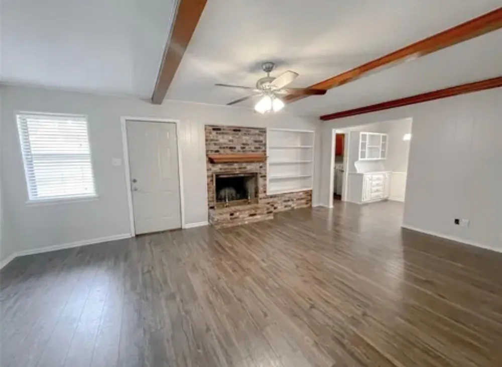 1940 Shady Glen Lane Dallas, TX 75232