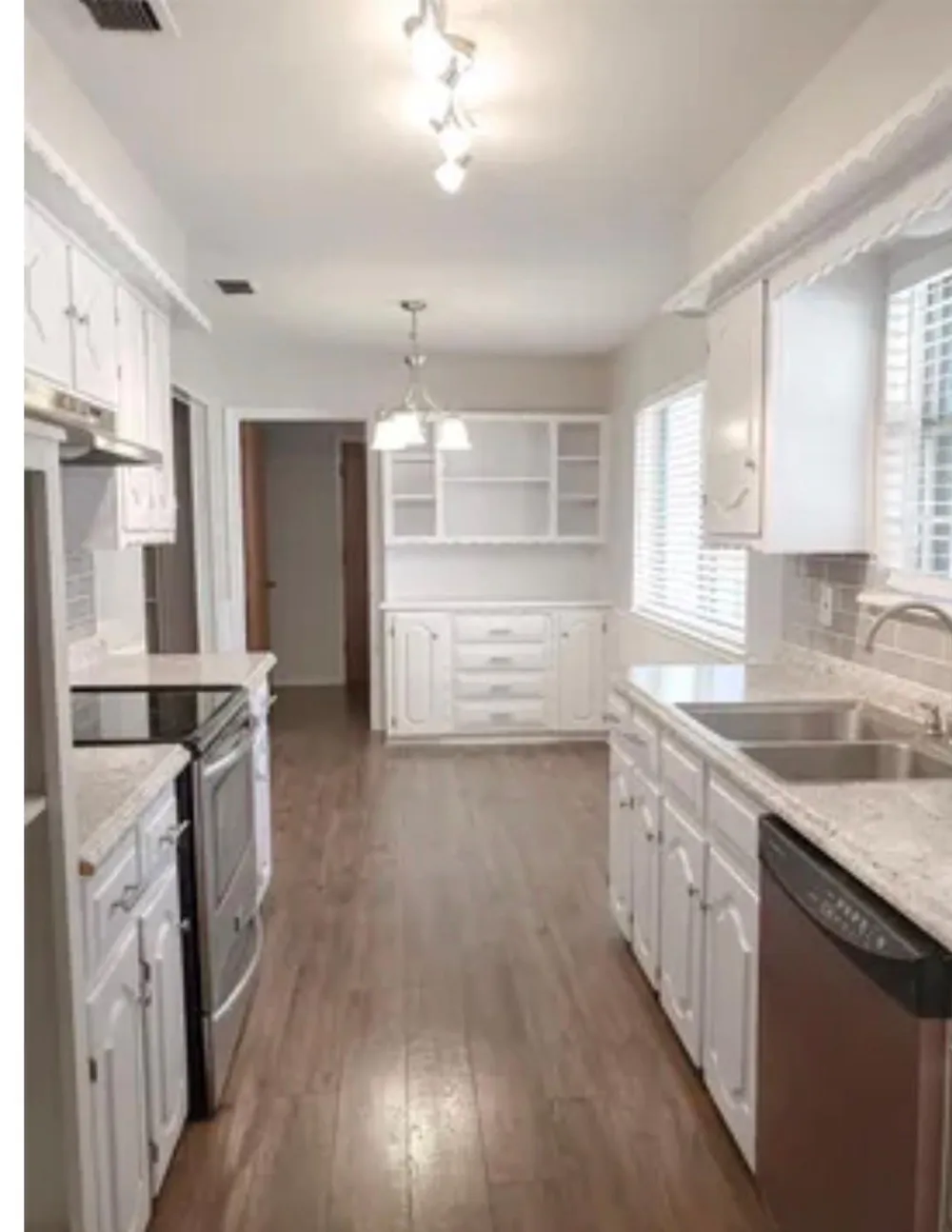 1940 Shady Glen Lane Dallas, TX 75232