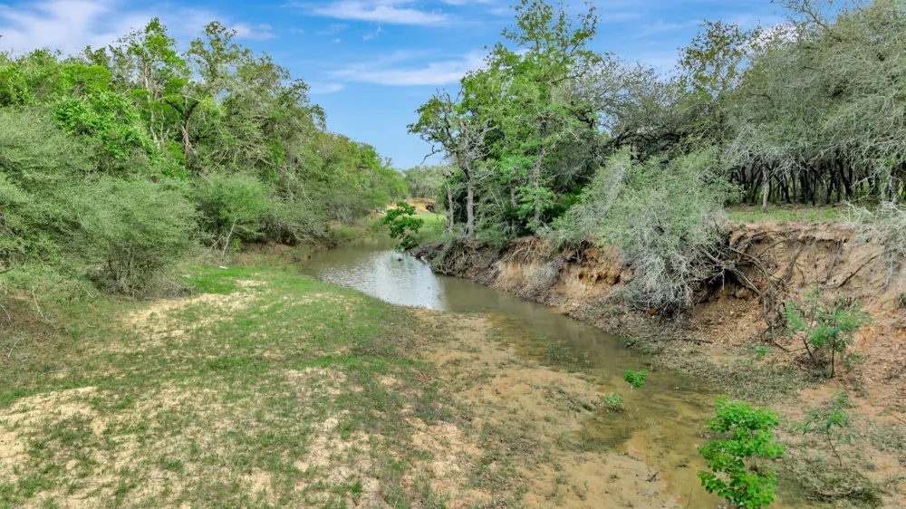 16297 State Highway 111 E Yoakum, TX 77995