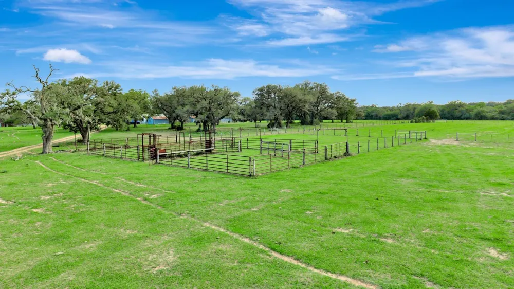 16297 State Highway 111 E Yoakum, TX 77995
