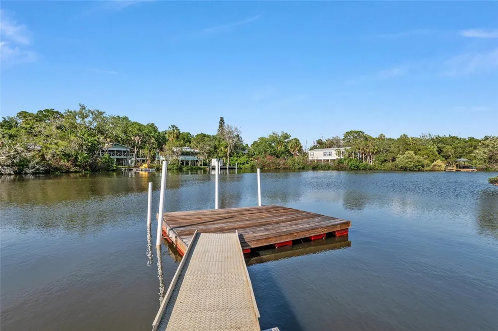 1326 S ESTUARY Crystal River, FL 34429