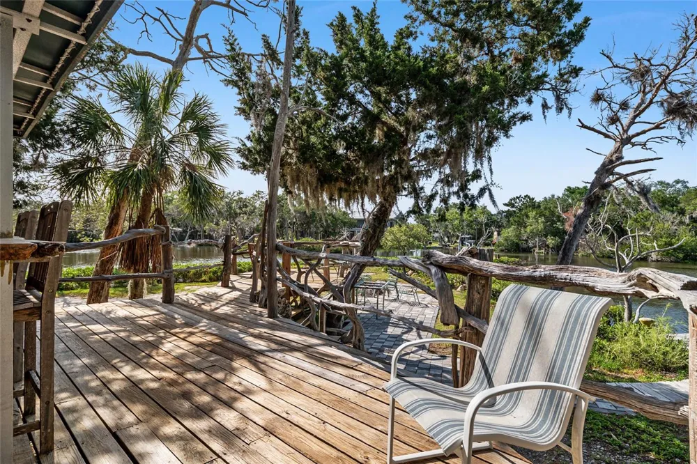 1326 S ESTUARY Crystal River, FL 34429