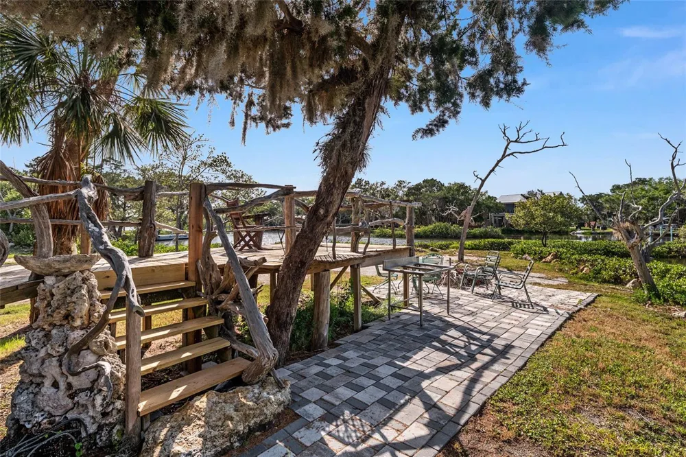 1326 S ESTUARY Crystal River, FL 34429