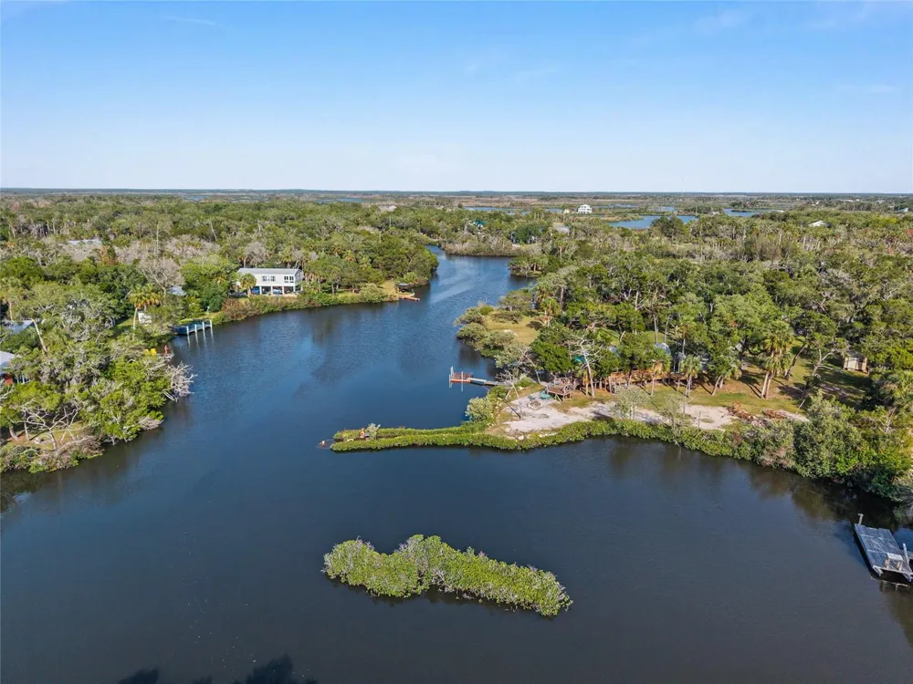 1326 S ESTUARY Crystal River, FL 34429