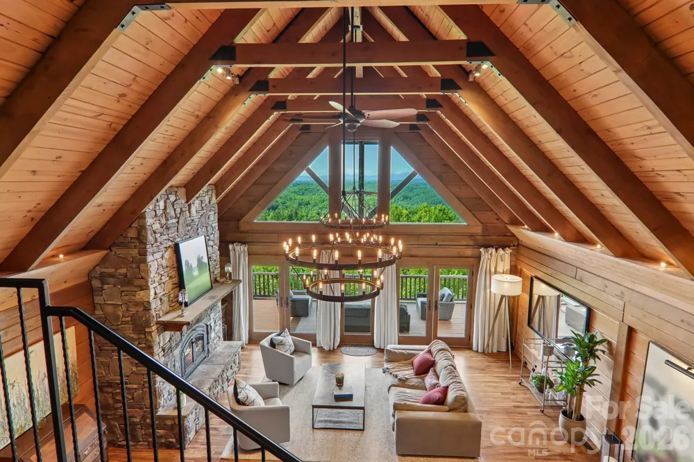 1072 Corsica Lane Saluda, NC 28773