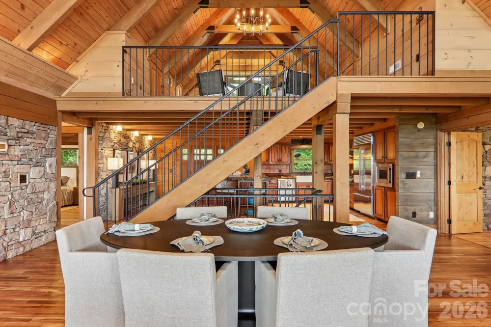 1072 Corsica Lane Saluda, NC 28773