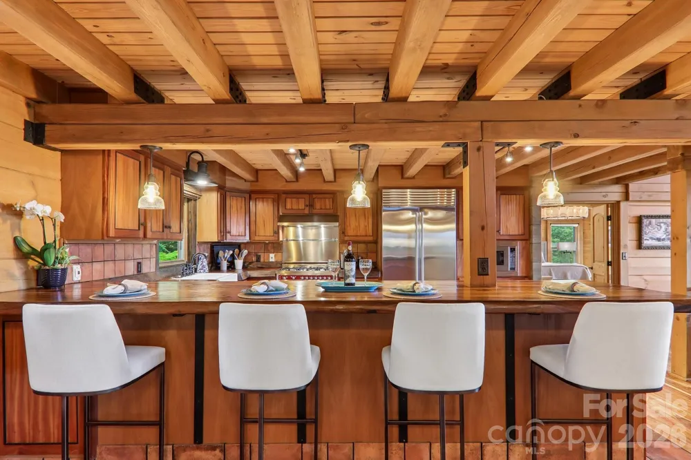 1072 Corsica Lane Saluda, NC 28773