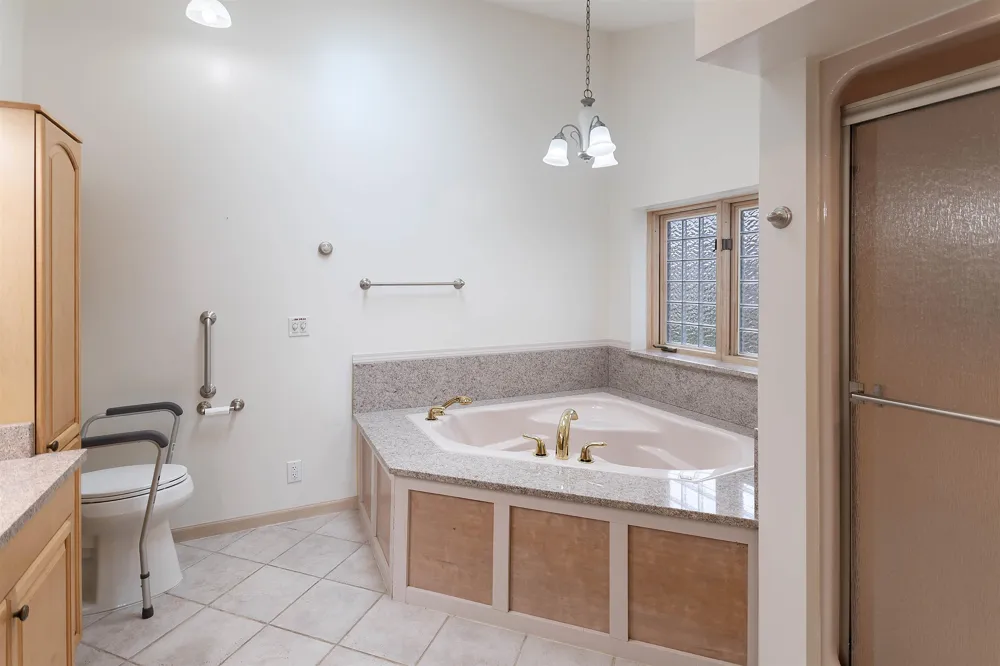 5271 US-31 N Acme Township, MI 49690