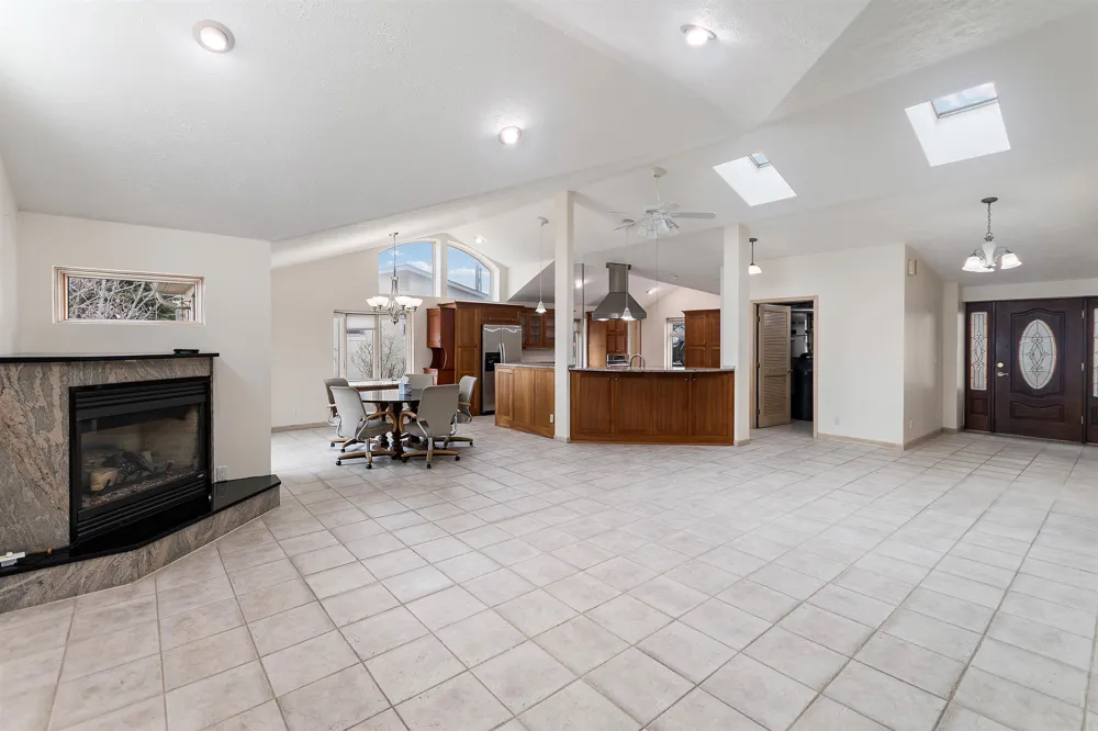 5271 US-31 N Acme Township, MI 49690