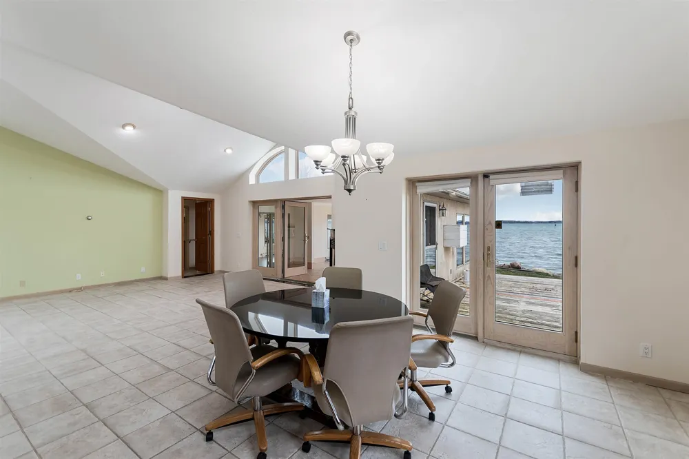 5271 US-31 N Acme Township, MI 49690