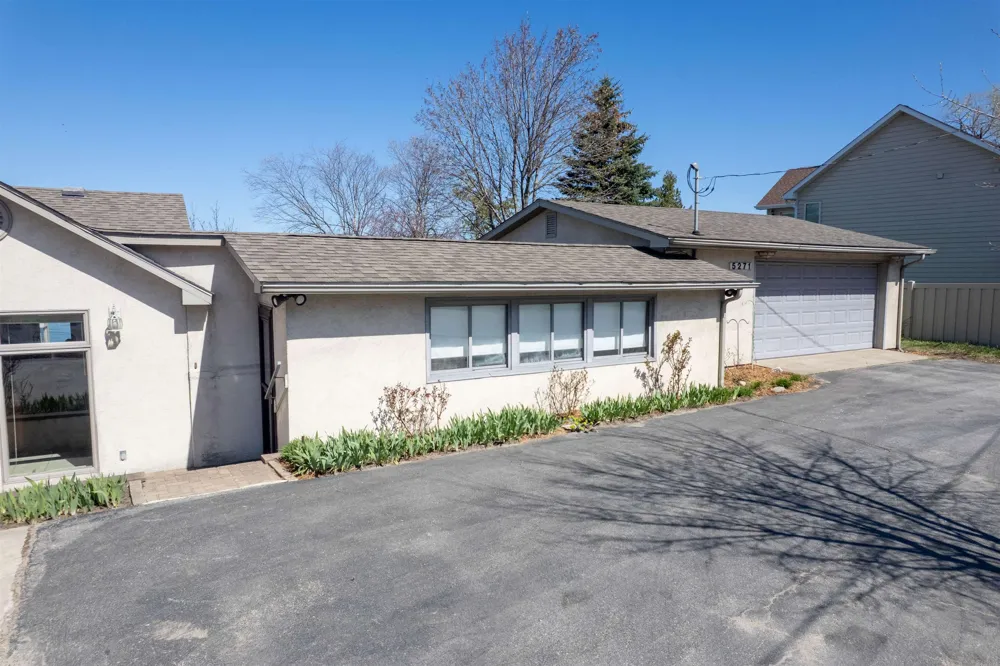 5271 US-31 N Acme Township, MI 49690