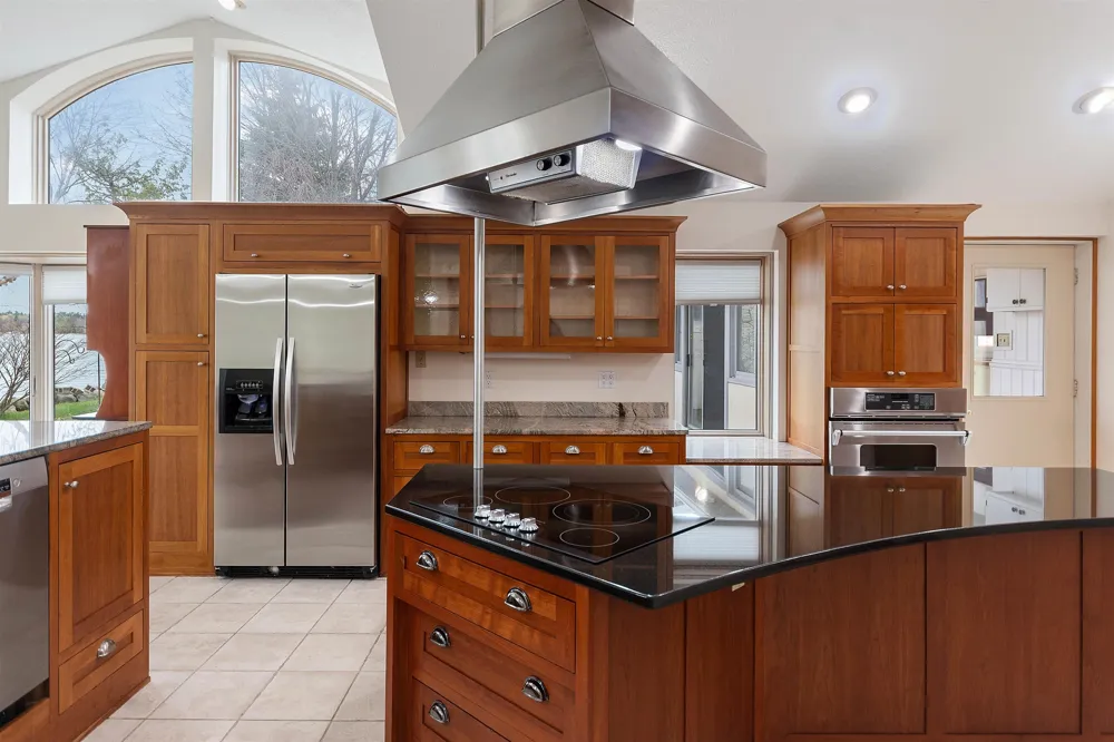 5271 US-31 N Acme Township, MI 49690