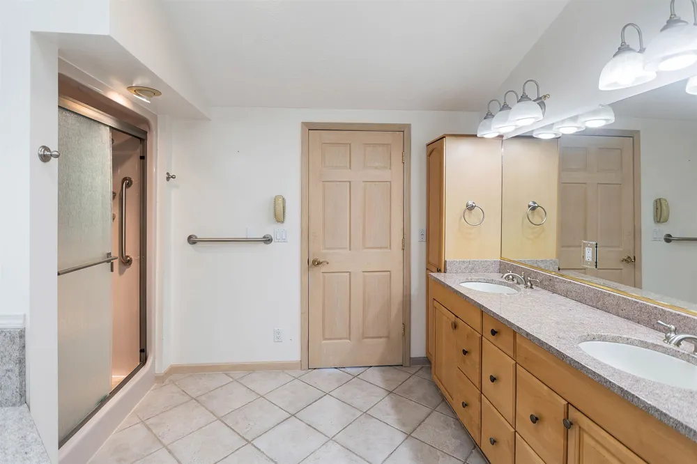 5271 US-31 N Acme Township, MI 49690