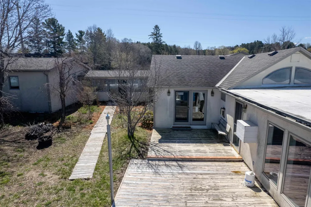 5271 US-31 N Acme Township, MI 49690