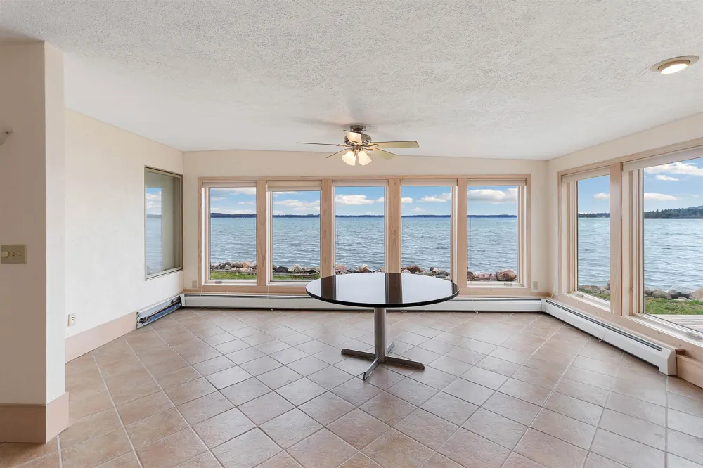 5271 US-31 N Acme Township, MI 49690