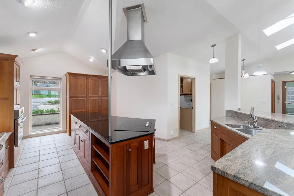 5271 US-31 N Acme Township, MI 49690