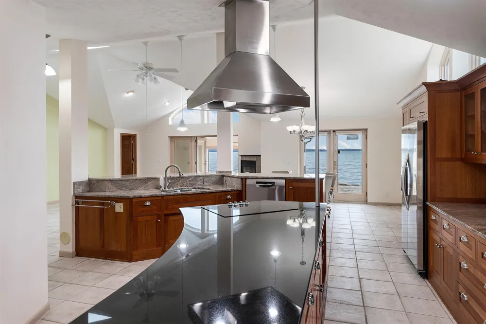 5271 US-31 N Acme Township, MI 49690